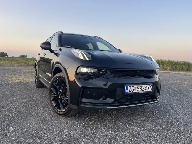 Ovaj SUV nudi premium osjećaj i gene Volva, a cijena? Tjera na ozbiljno razmi&scaron;ljanje