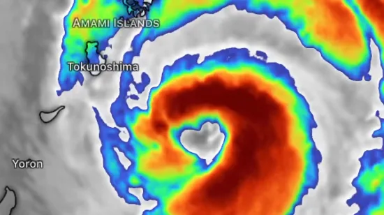 Otkazali vi&scaron;e od 500 letova, masovna evakuacija: Japan se sprema za tajfun Delfin