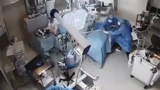 Dramatična snimka: Potres ih zatekao usred operacije, pogledajte &scaron;to su učinili