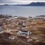 Arktik u opasnosti: Otapanje leda prijeti polarnim medvjedima, snimljeni na kamenom tlu
