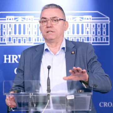 Ćipe odgovorio Pupovcu nakon izvanredne presice: 'Jezivo je ono &scaron;to se događa u Zagrebu'