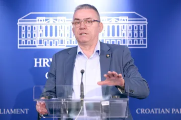 Ćipe odgovorio Pupovcu nakon izvanredne presice: 'Jezivo je ono &scaron;to se događa u Zagrebu'