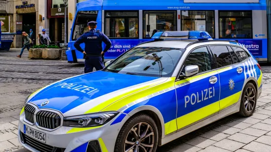 Maskiran i naoružan opljačkao banku prije 12 godina: Policija uhitila sumnjivca (70)