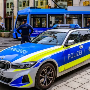 Maskiran i naoružan opljačkao banku prije 12 godina: Policija uhitila sumnjivca (70)