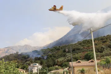 Veliki požar bukti kraj Lago di Garde, evakuirano vi&scaron;e od 200 ljudi