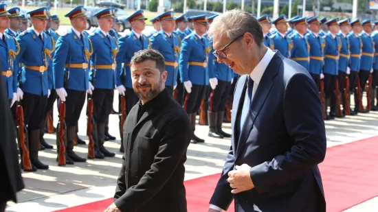 Kakav susret! Zelenski i Vučić pozirali na crvenom tepihu, a jedan detalj svima je upao u oči