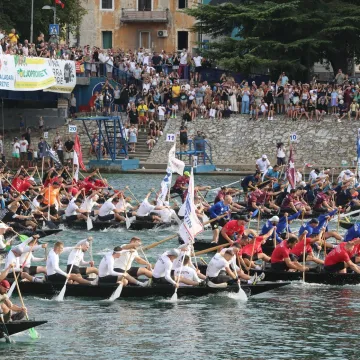 Spektakularan kraj Maratona lađa: Dvije posade podijelile pobjedu i vratile &Scaron;tit 'kući'