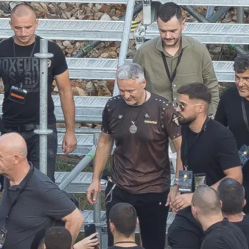 Imotski uoči Thompsonova koncerta prepun obožavatelja: Pjevač stigao na stadion Gospin dolac