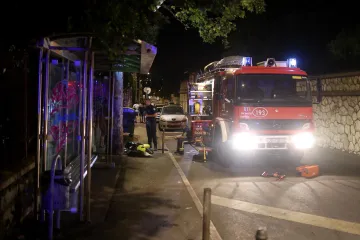 Drama u Rijeci: Uru&scaron;io se balkon, vatrogasci iz ru&scaron;evina izvukli dvije maloljetne osobe