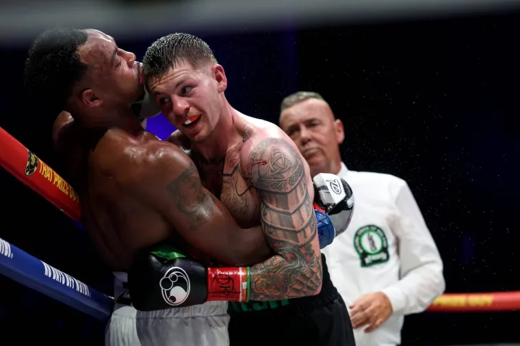 Dublin je gorio: Walsh pro&scaron;ao kroz pakao, a McKenna osvojio pojas svjetskog prvaka