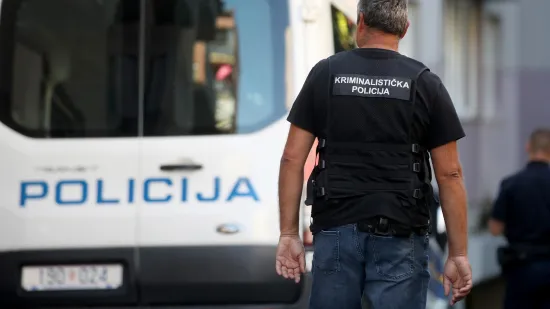 Uhićen napadač iz Osijeka: Nožem poku&scaron;ao ubiti čovjeka u parku, ubadao ga je u ruke i tijelo