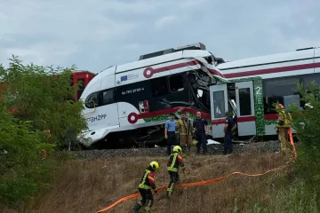 Novi detalji o sudaru vlakova: Ozlijeđeno 25 ljudi, među njima strojovođe i kondukter