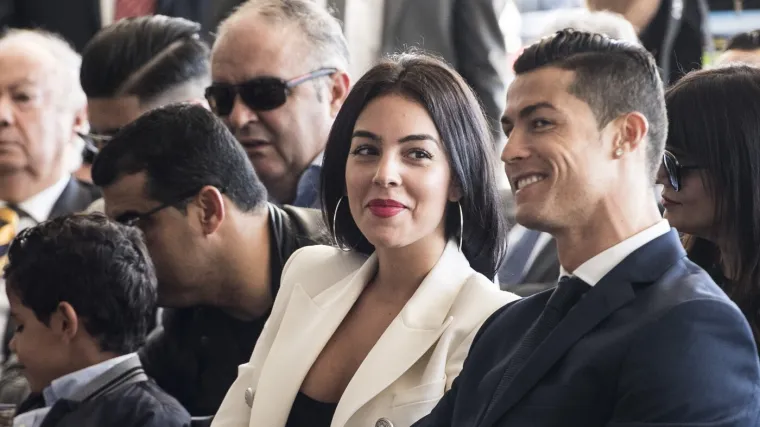 Tisuće čekale vjenčanje Ronalda i Georgine, a onda je nastala nevjerojatna pomutnja