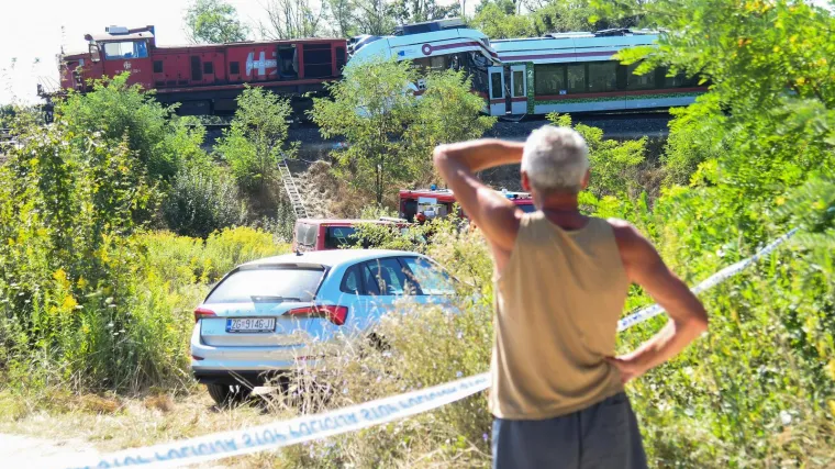 Smrskani vlakovi uklanjaju se s pruge: Evo kako izgleda ra&scaron;či&scaron;ćavanje