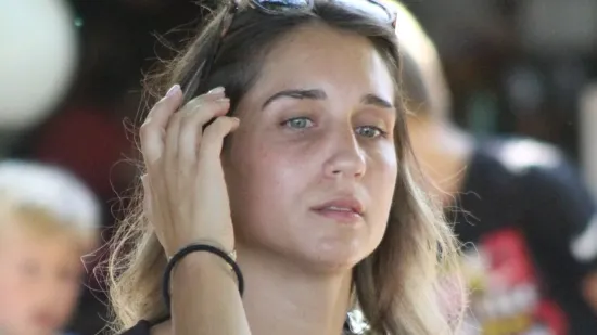 Jedna od onih fotografija koje se gledaju dvaput: Ova brineta te&scaron;ko je mogla proći nezapaženo
