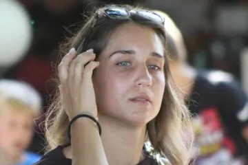 Jedna od onih fotografija koje se gledaju dvaput: Ova brineta te&scaron;ko je mogla proći nezapaženo
