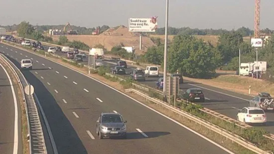 Krenuo je udar prema moru! Kilometarske kolone na autocestama, kod Zagreba dvije nesreće