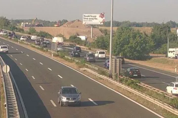 Krenuo je udar prema moru! Kilometarske kolone na autocestama, kod Zagreba dvije nesreće