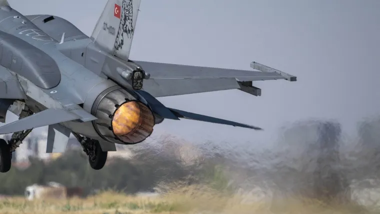 Borbeni zrakoplovi F-16 presreli dvije letjelice kraj Trumpovog golf kluba