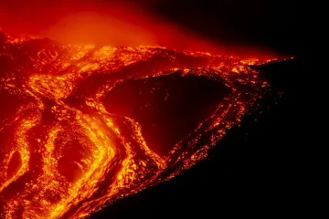Nova erupcija podigla Siciliju na noge: Tisuće putnika zaglavile zbog pepela