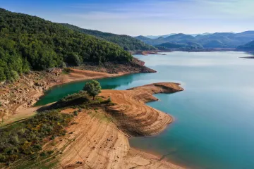 Voda skriva nevjerojatnu priču: Ispod povr&scaron;ine ovog ličkog jezera krije se cijelo selo