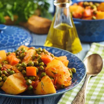 Iz riznice najzdravije kuhinje na svijetu: Recept za varivo od gra&scaron;ka, mrkve i krumpira