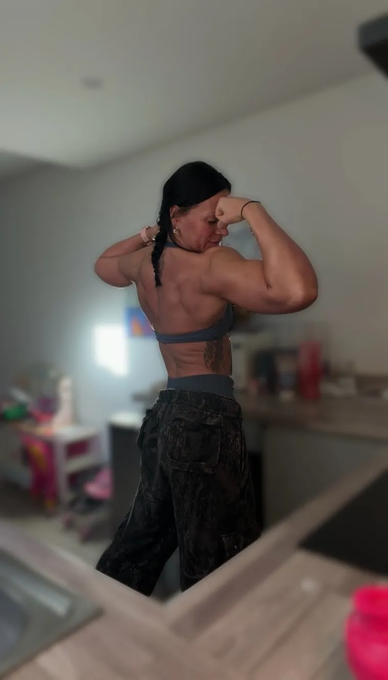 Težila je vi&scaron;e od 100 kg, a danas je ponosna na isklesani trbuh: 'Nikada nisam bila zadovoljnija'