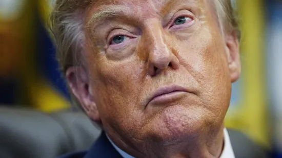 Trumpa u vozilu za dostavu hrane prebacili do tajnog aviona? Procurili zapanjujući detalji
