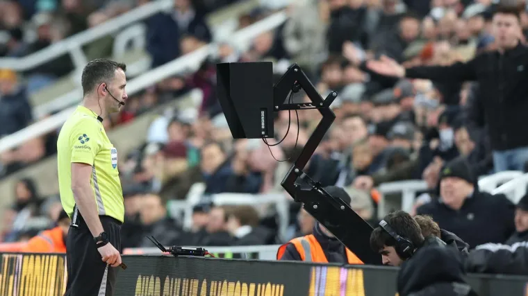 UEFA staje na kraj dugim VAR provjerama: 'Želimo suce s osobno&scaron;ću'