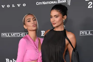 Fanovi u nevjerici zbog starih fotografija: Ovako su Kim i Kylie izgledale prije operacija