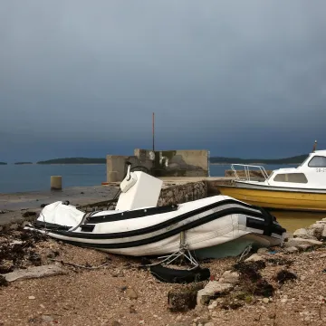 Četvero nautičara zapelo kod Dugog otoka: Kapetanija krenula u noćnu akciju