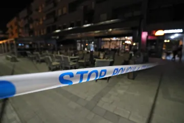 Brutalne scene u kafiću u Stobreču! Mlatio konobara, goste i interventnu: 'Sve ću vas pobiti'