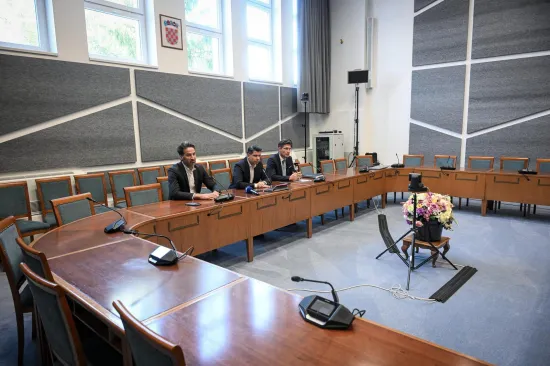 MOST pozvao oporbu na hitan sastanak, dočekao ih hladan tu&scaron;: Ovako je izgledala dvorana