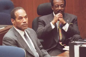 Krvavi tragovi, ubojstvo i bijeg pred kamerama: O. J. Simpson i slučaj koji je zaludio Ameriku