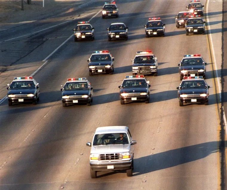 Krvavi tragovi, ubojstvo i bijeg pred kamerama: O. J. Simpson i slučaj koji je zaludio Ameriku
