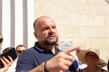 Oporba kreće u opoziv Vlade: 'Jesmo li država anarhije i mafije ili uređena država?'