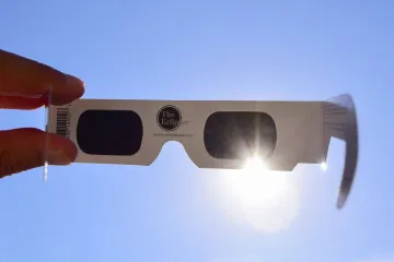 Stiže pomrčina, astronom odgovara: &Scaron;to ako je gledamo bez naočala?