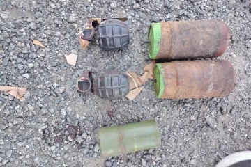 Topovski udar, ručne bombe i eksplozivne naprave: Građanin policiji predao opasan arsenal