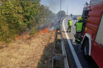 Gori kod Lučkog: Jedan za drugim buknula dva požara, vatrogasci na terenu