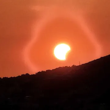 Pomrčina odu&scaron;evila Hrvatske: Čitatelji &scaron;alju fotografije neobičnog prizora!