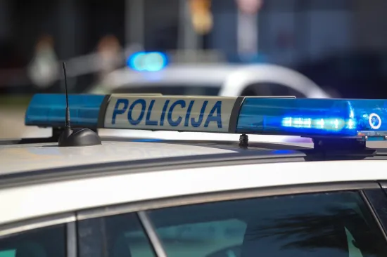 Auto sletio u provaliju kraj Sinja! Poginulo dvoje ljudi