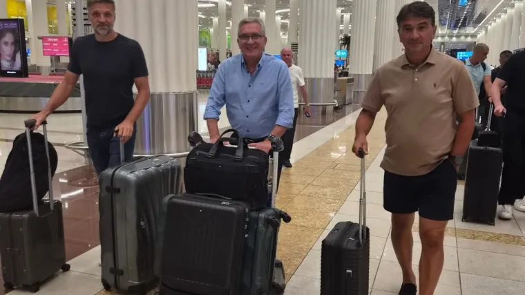 Dalić stigao u UAE! Pogledajte prve kadrove, na&scaron;a ekipa sve prati