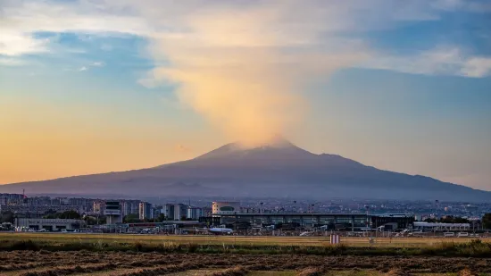 Etna paralizirala zračni promet na jugu Europe: Aerodromi ostaju zatvoreni do daljnjega