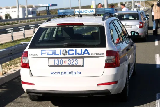 Nesvakida&scaron;nji ulov kod Vodica: Uhićena dvojica Talijana s punom hladnjačom, pogledajte &scaron;to su im na&scaron;li