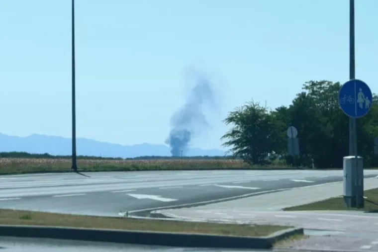 Požar u Varaždinu, građani čuli eksplozije: Na terenu 50 vatrogasaca, pogledajte video