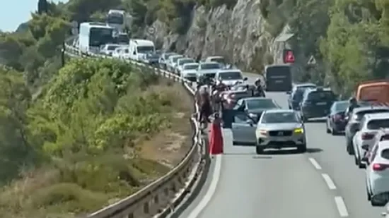 Nesreća na jugu Hrvatske: Vi&scaron;e ljudi ozlijeđeno u sudaru četiri vozila