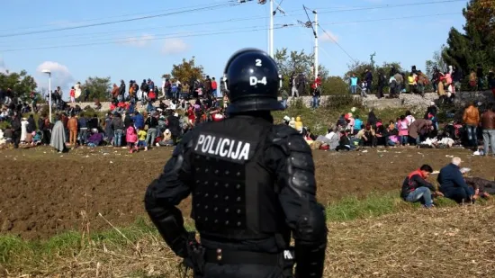 Drama kraj Hrvatske granice: Uhitili vi&scaron;e od 100 ljudi, sve ih prevozio Srbin