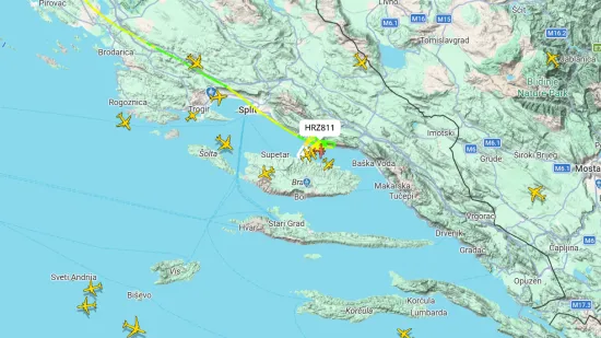 Tisuće ljudi prate kanadere iznad Omi&scaron;a, njihovi letovi među najpraćenijima na svijetu