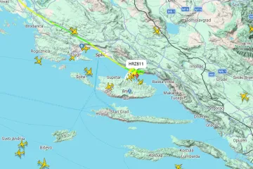 Tisuće ljudi prate kanadere iznad Omi&scaron;a, njihovi letovi među najpraćenijima na svijetu