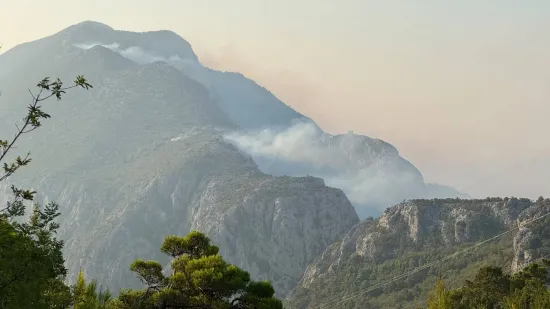 Ovo je pogled na Omi&scaron; nakon besane noći: Angažirano 286 vatrogasaca